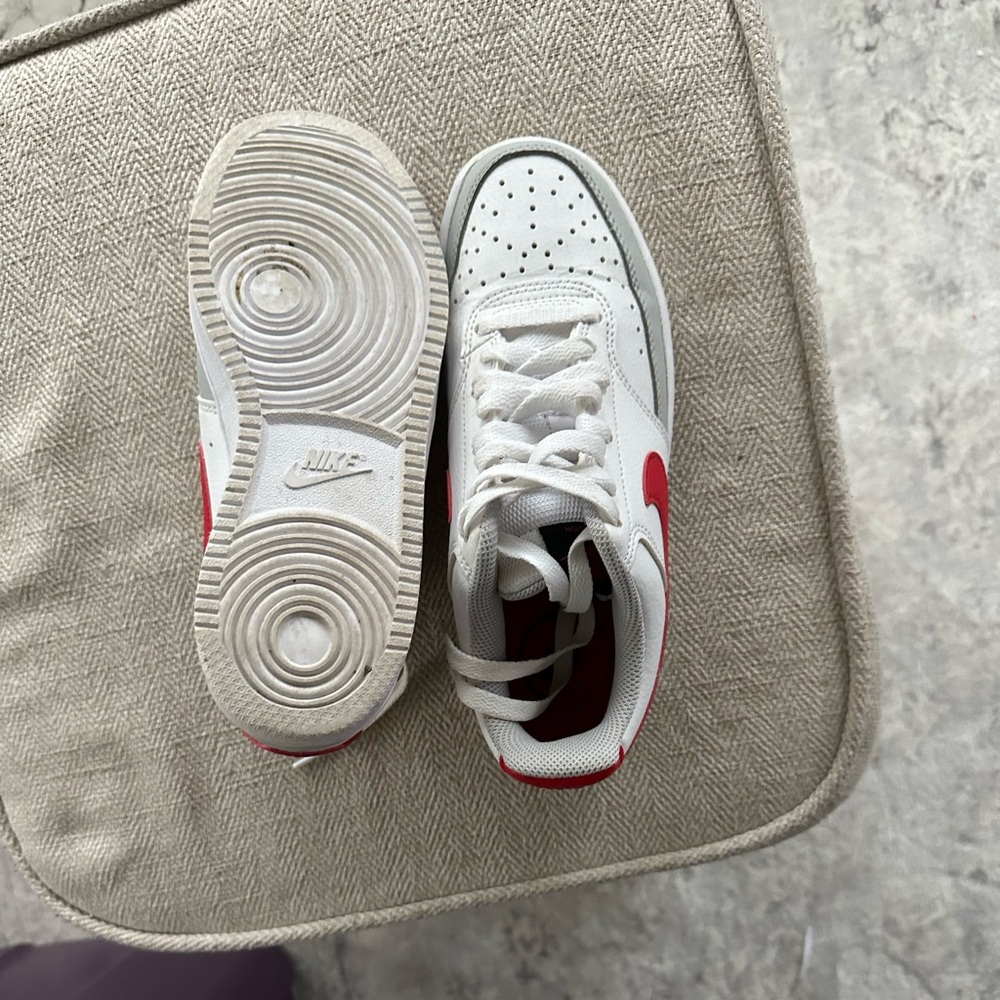 Nike Woman’s Court Vision Low Sneakers - Picture 3 of 4